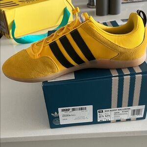 Adidas Men's Yellow and Black Sneakers